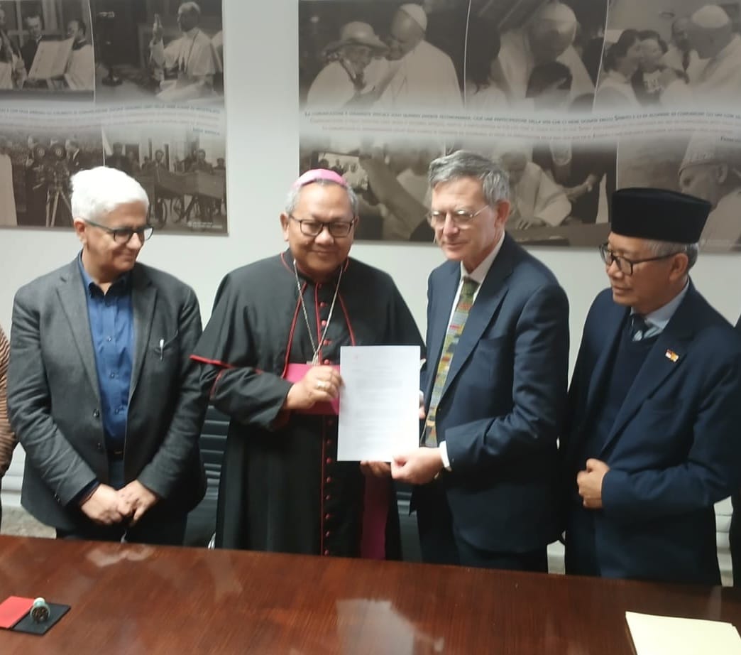 Vatikan Resmi Gunakan Bahasa Indonesia