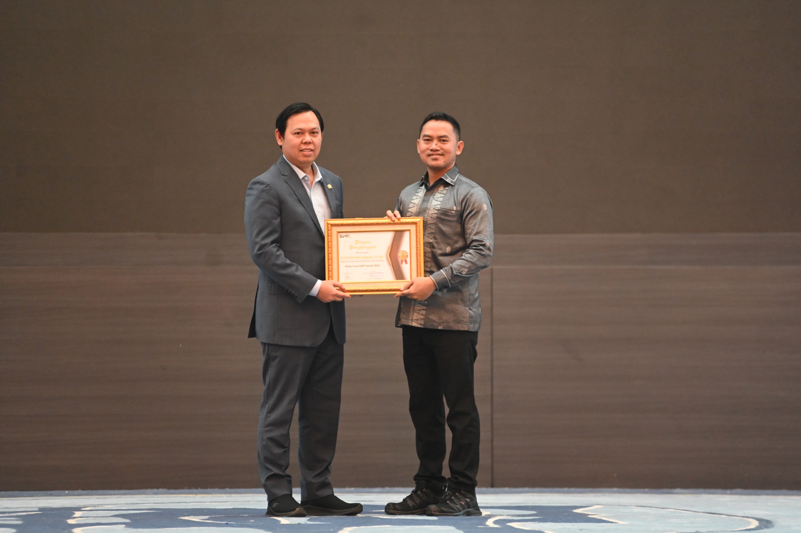 Kembali Terima KWP Award, Ketua DPD RI Sultan: Wartawan Sahabat Seperjuangan