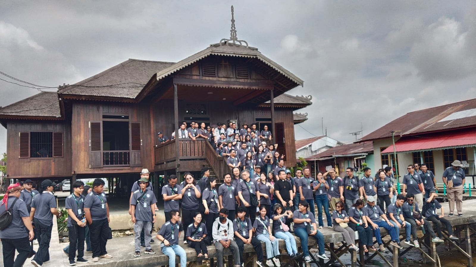 Ratusan Peserta PKSN XIII Sambangi Komunitas Etnis di Pontianak