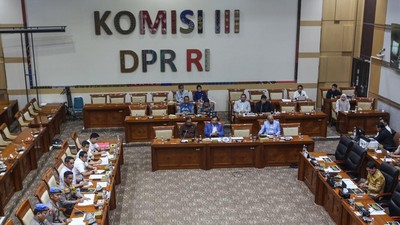 Komisi III DPR RI Gelar RDPU Tiga Guru Besar, Soedeson Tandra Dorong Kejelasan Posisi Kompolnas dalam Revisi UU Polri