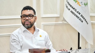 Filep Wamafma Desak Kemenkes Percepat Pengadaan Reagen Deteksi HIV Pada Bayi