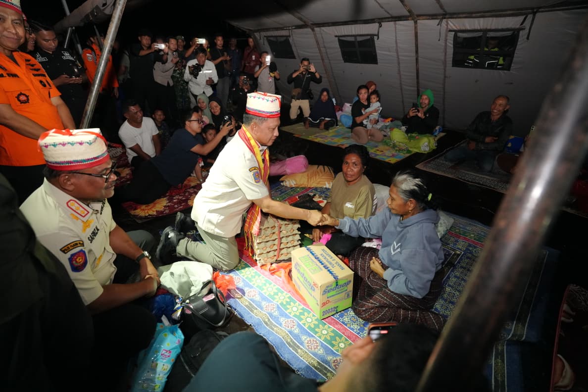 Kunjungi Manggarai Timur, Mendagri Pastikan Percepatan Pemulihan Pascagempa