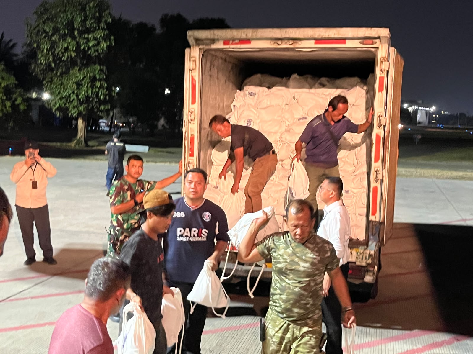 Pemerintah Kirim Logistik 27 Ton hingga 3.500 Personel TNI/Polri Ke Lokasi Gempa di NTT