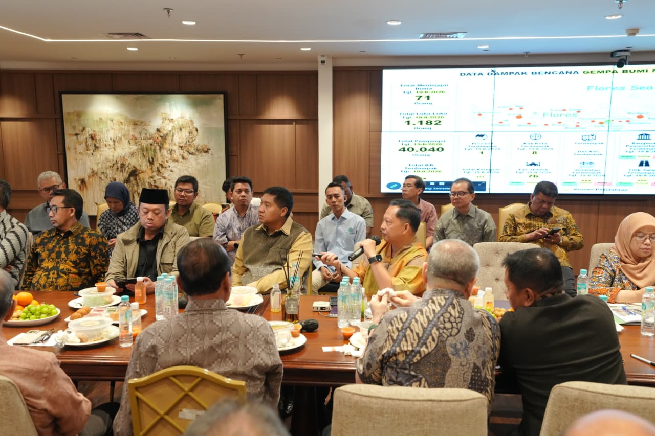 Mendagri dan Menteri PKP Bahas Penanganan Rumah Warga Terdampak Gempa NTT