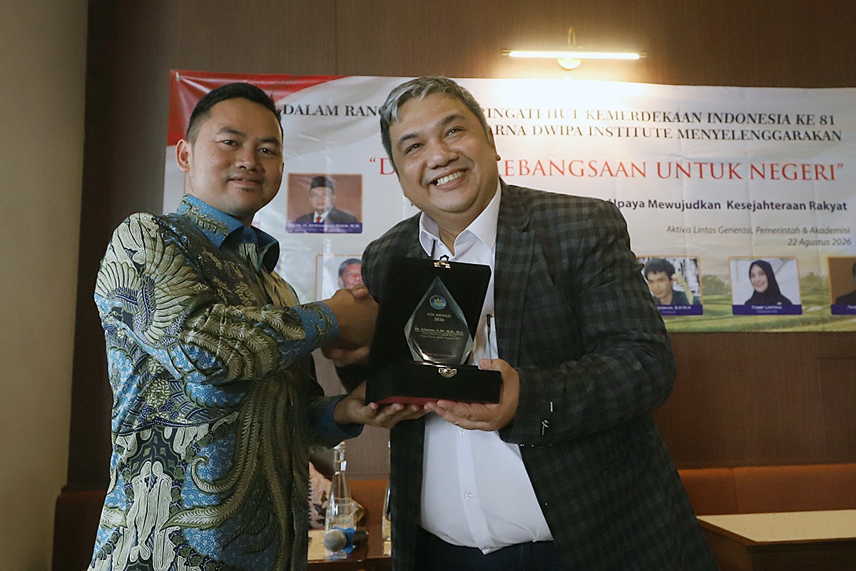 Ariawan Dinobatkan sebagai Tokoh Muda Jurnalistik Kreatif oleh Swarna Dwipa Institute