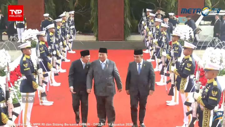 Tiba di Gedung Bundar Parlemen, Presiden Prabowo Subianto Disambut Wapres Gibran dan Ketua DPD RI