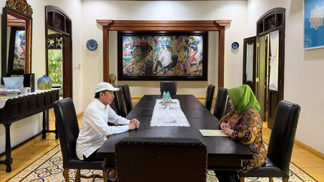 Plt. Sekjend MPR RI,Siti Fauziah Antar Undangan Sidang Tahunan ke Joko Widodo
