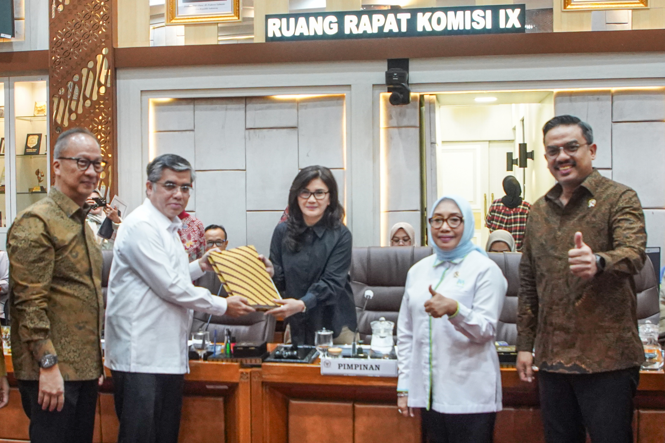 Pemerintah Serahkan DIM RUU Pelindungan Ketenagakerjaan Kepada DPR
