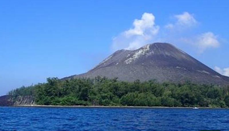 Erupsi Menerus Gunung Anak Krakatau Disertai Dentuman, BNPB Imbau Masyarakat Tetap Tenang dan Waspada