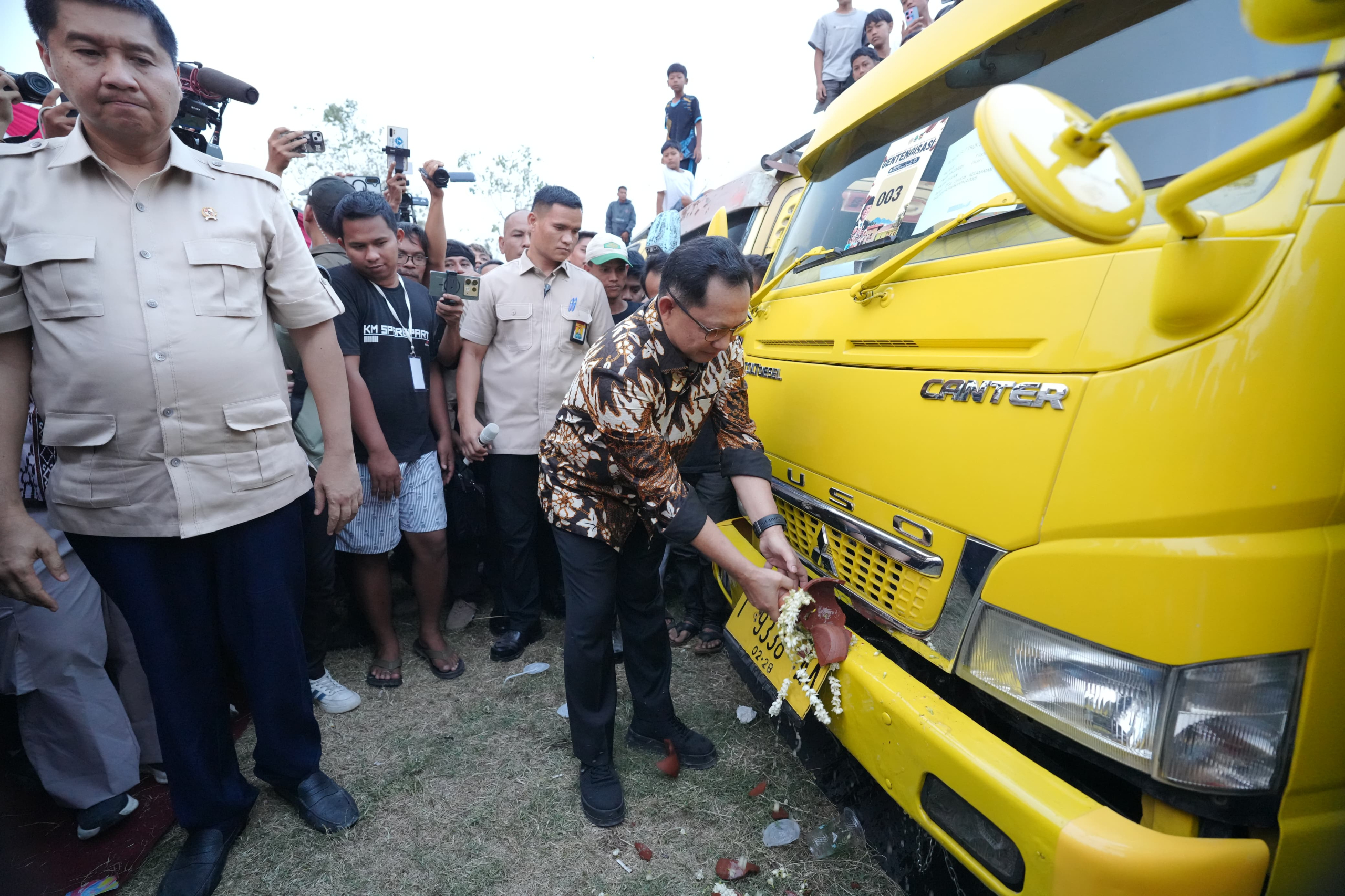 Sebanyak 125 Truk Sukseskan Program Gentengisasi Presiden Prabowo