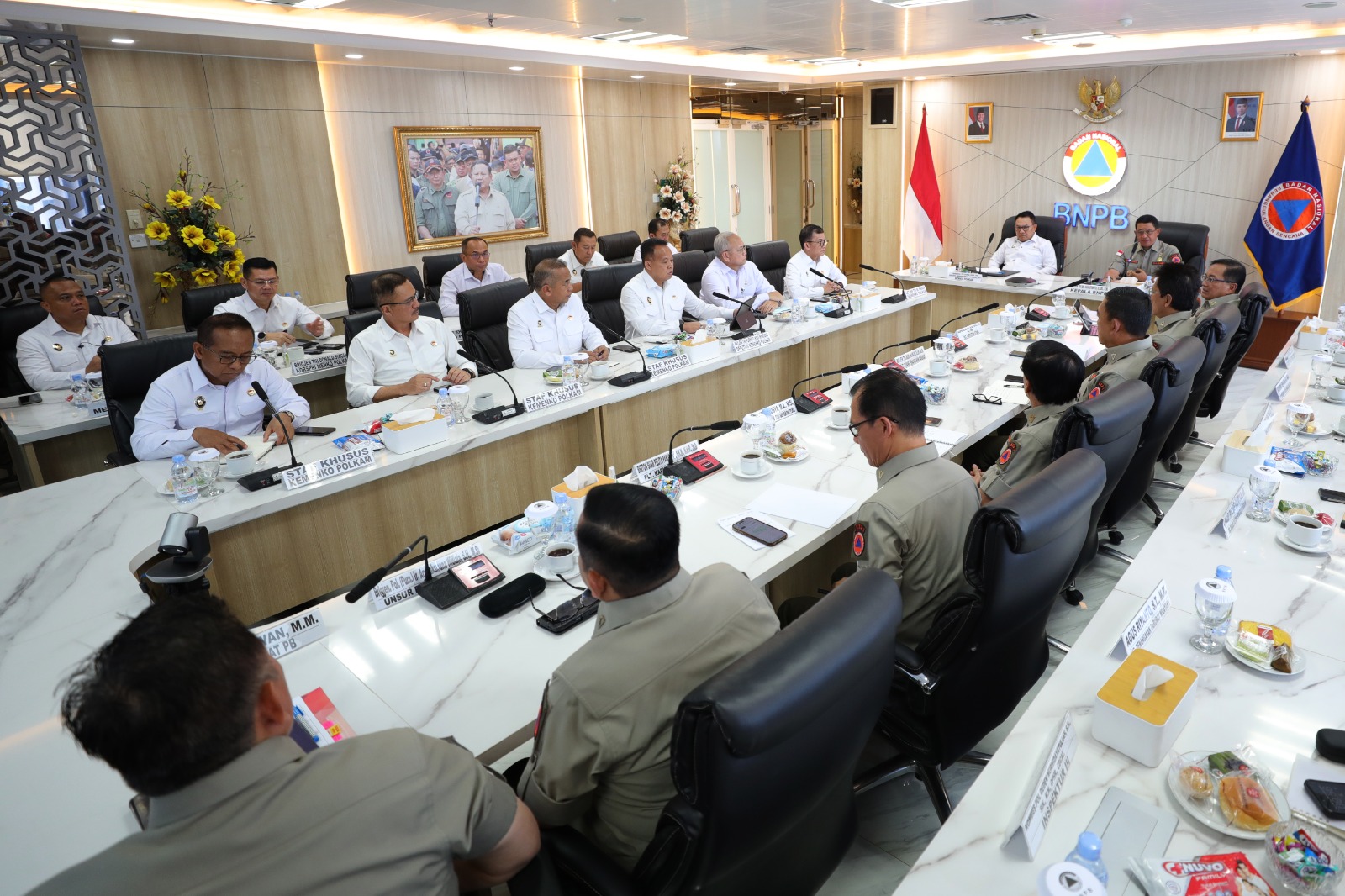 Kepala BNPB Bersama Menko Polkam Bahas Penanganan Karhutla di Enam Provinsi